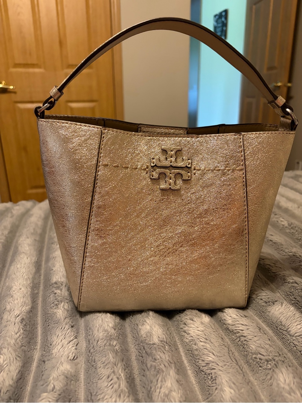 Tory Burch Metallic Gold McGraw small bucket bag